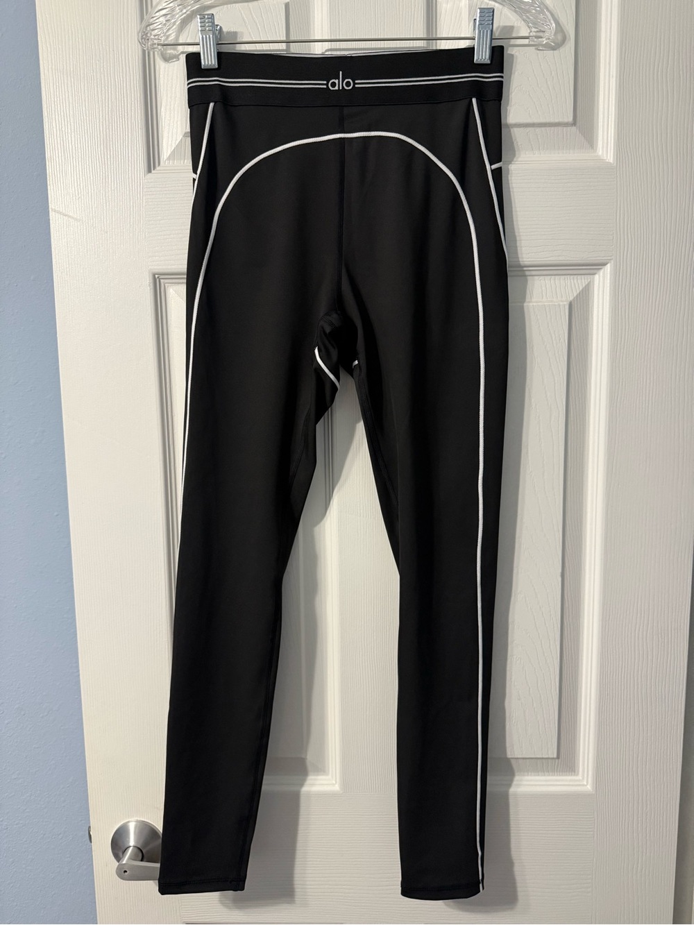 ALO Yoga Black Leggings and Sports Bra Set with White Piping - Picture 3 of 3